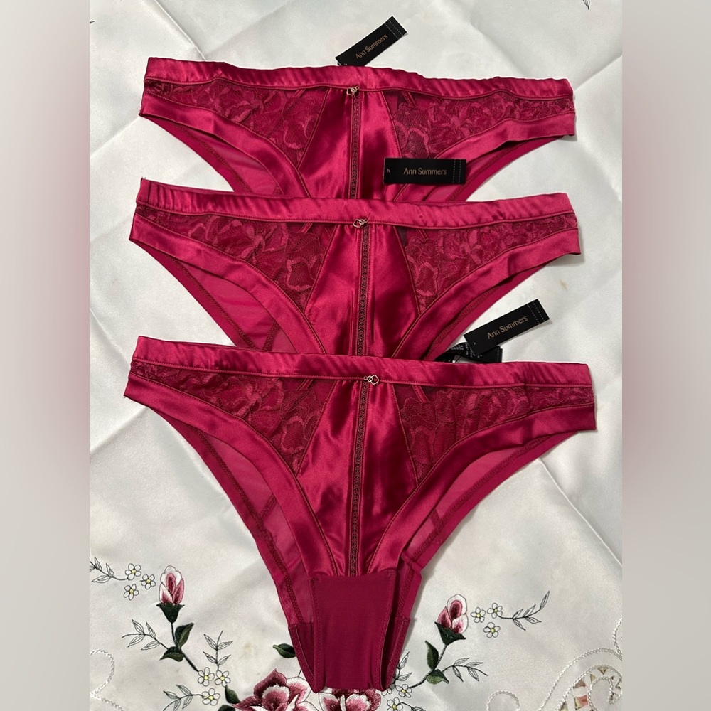 Sexy 3 Pack. Ideal to match a Party Dress. MAJESTIC BRAZILIAN BURGUNDY.